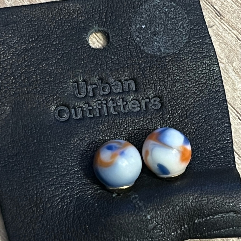 Urban Outfitters stud Earring